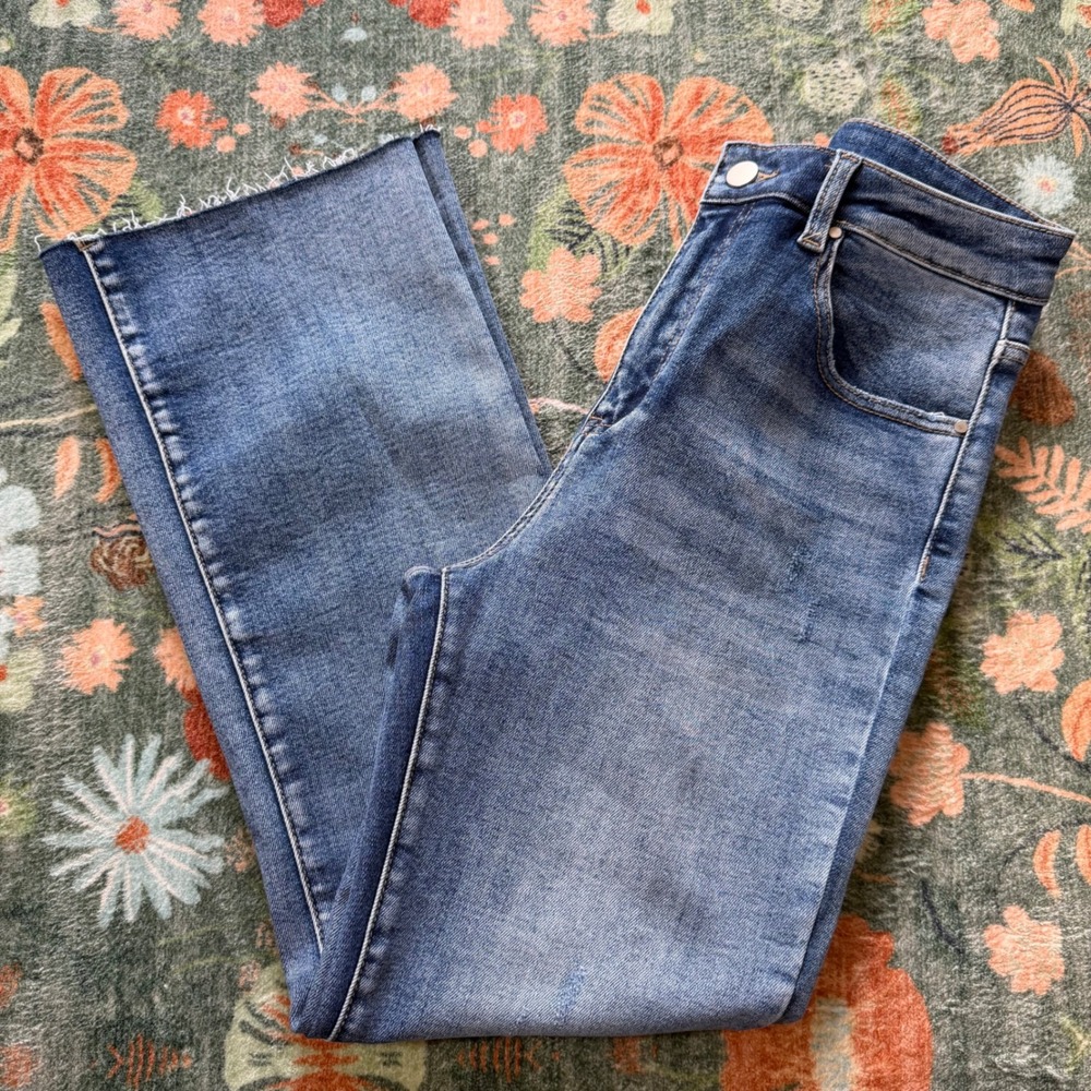 Avara High Rise Flare Jeans Medium Wash Raw Hem Blue Denim Size‎ 11/30